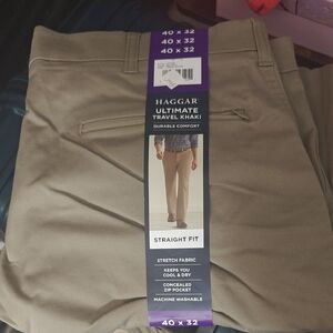 Haggar Men's Ultimate Travel Khaki Pants